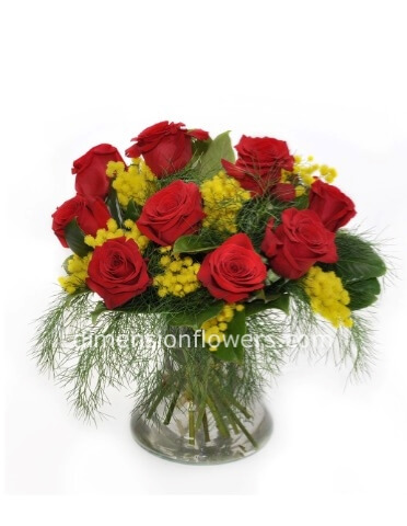Bouquet di 10 rose rosse e mimosa