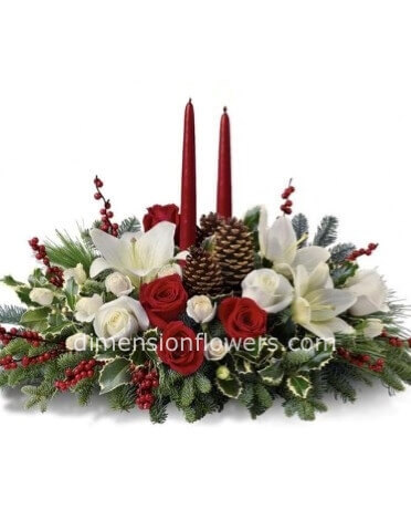 Composizione natalizia con fiori rossi e bianchi, candele, abete ecc BASE